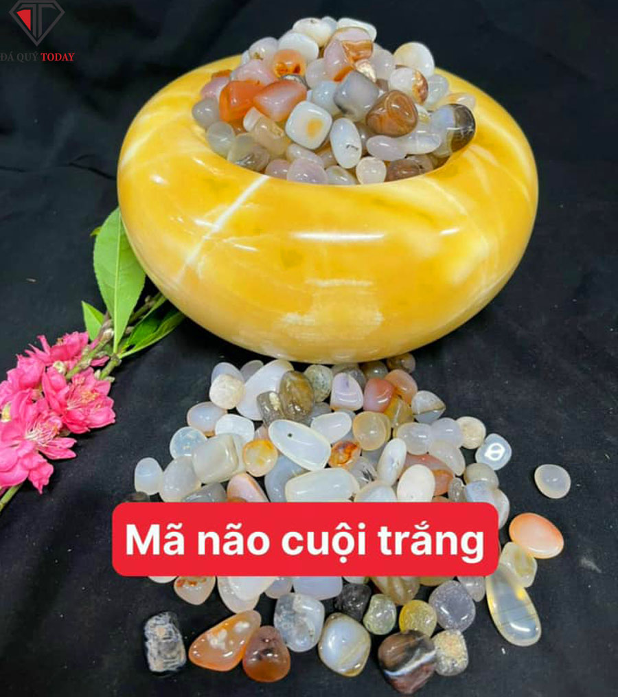 Đá thạch anh vụn mã não cuội trắng
